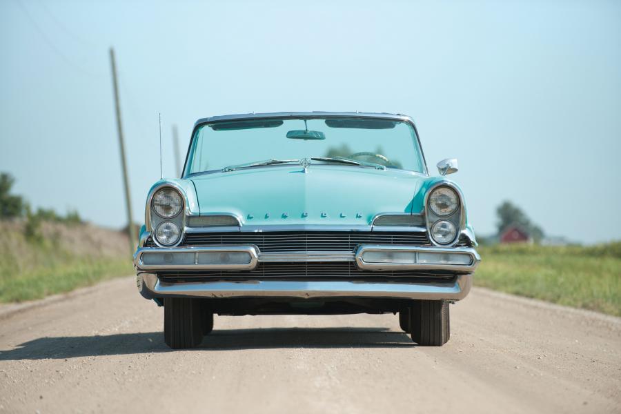  Lincoln Premiere Convertible 1957 года  (фото 9 из 38)